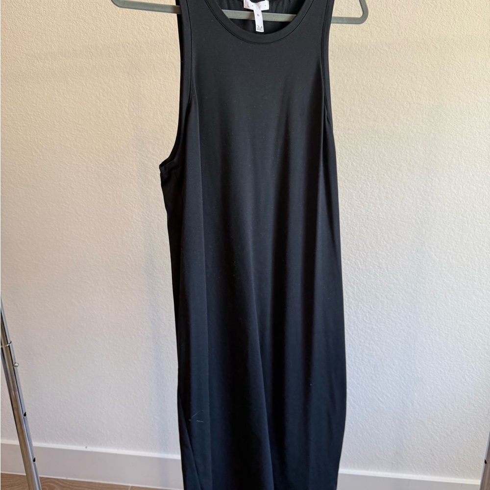 Black Sleeveless Dress